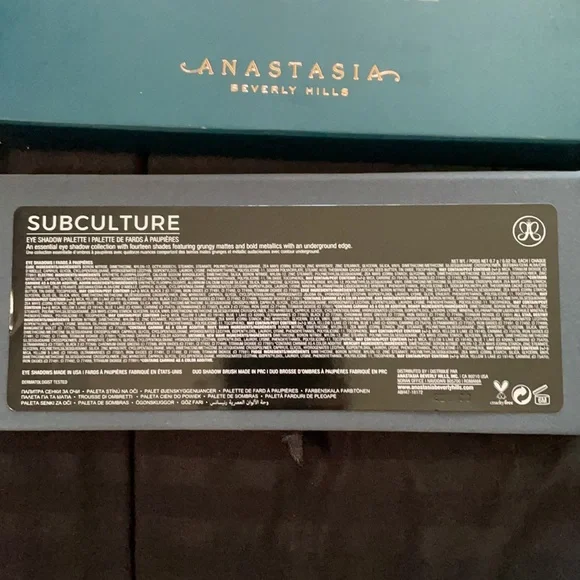 Subculture eyeshadow palette - Picture 7 of 9